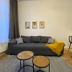 Lucky Ls04 - Vollausstattung - Zentrum - Aufzug - Grosse Kueche - 2 - Smart-tv Apartment *